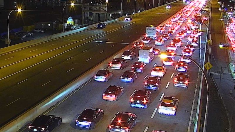 5-Vehicle Collision Causes Major Delays on Toronto's DVP and Gardiner Expressway