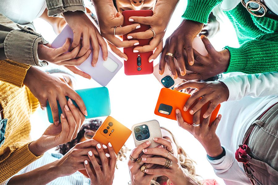 Experts call digital media use by youth a public health crisis requiring government action