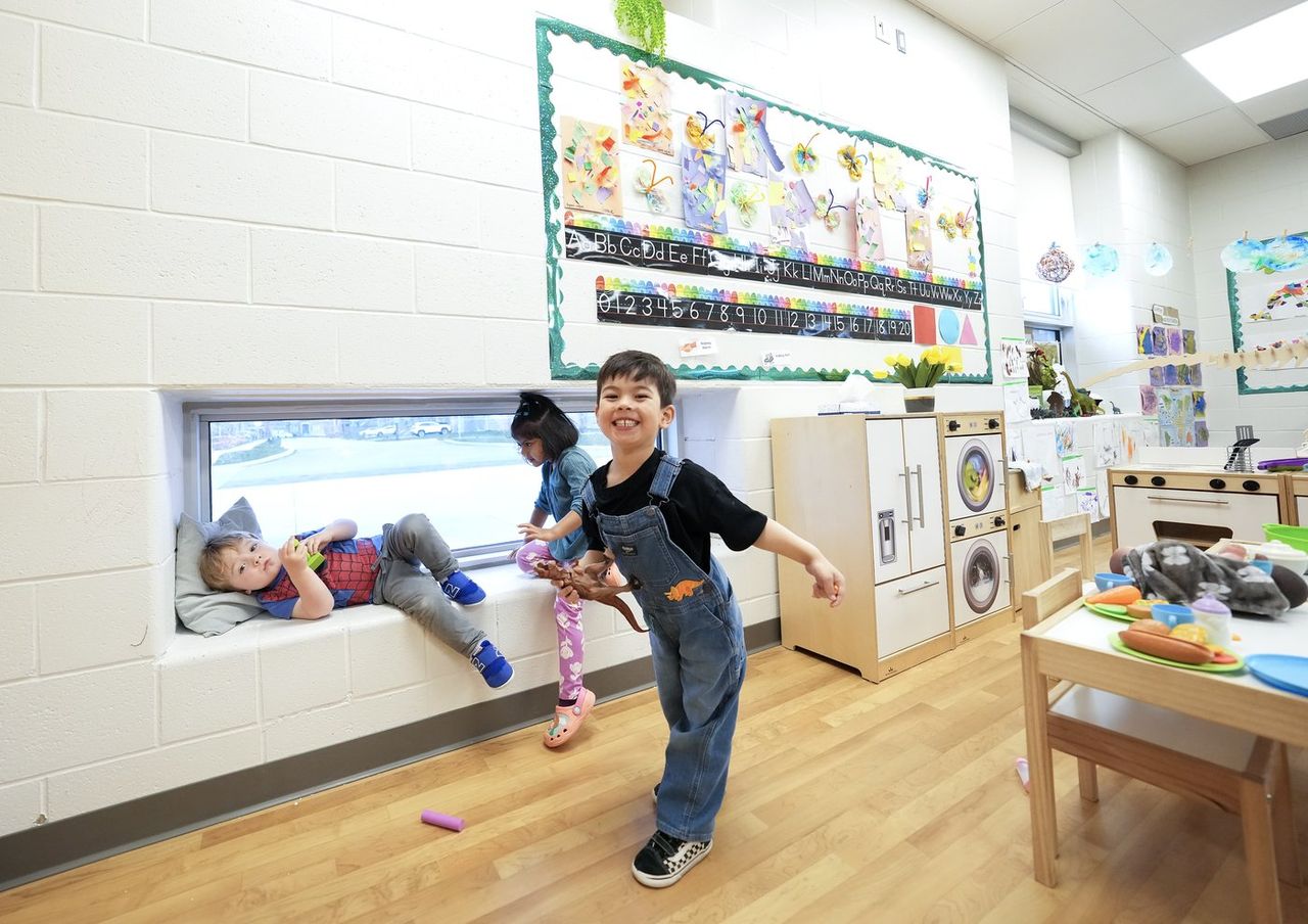 Ottawa families struggle with daycare waitlists, costs despite federal funding