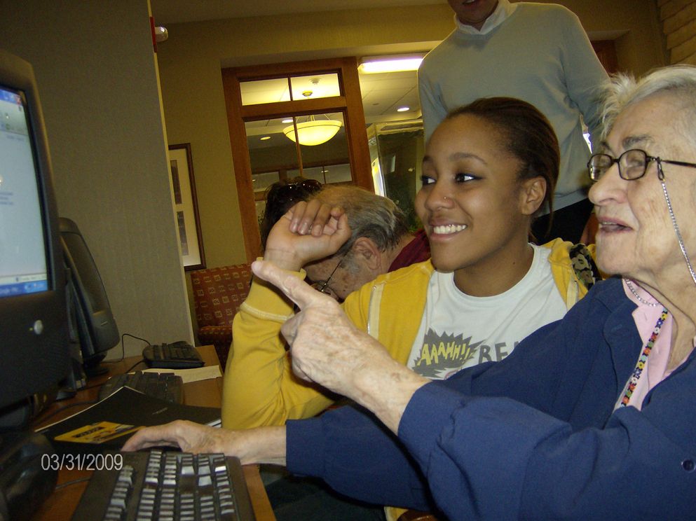 Seniors turn to tech tutors to handle digital world and avoid scams