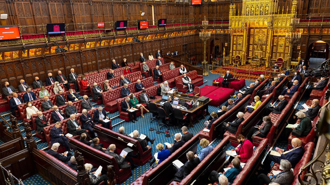 UK House of Lords Committee Calls for Near-Total Gambling Ad Ban, Citing Public Health Crisis