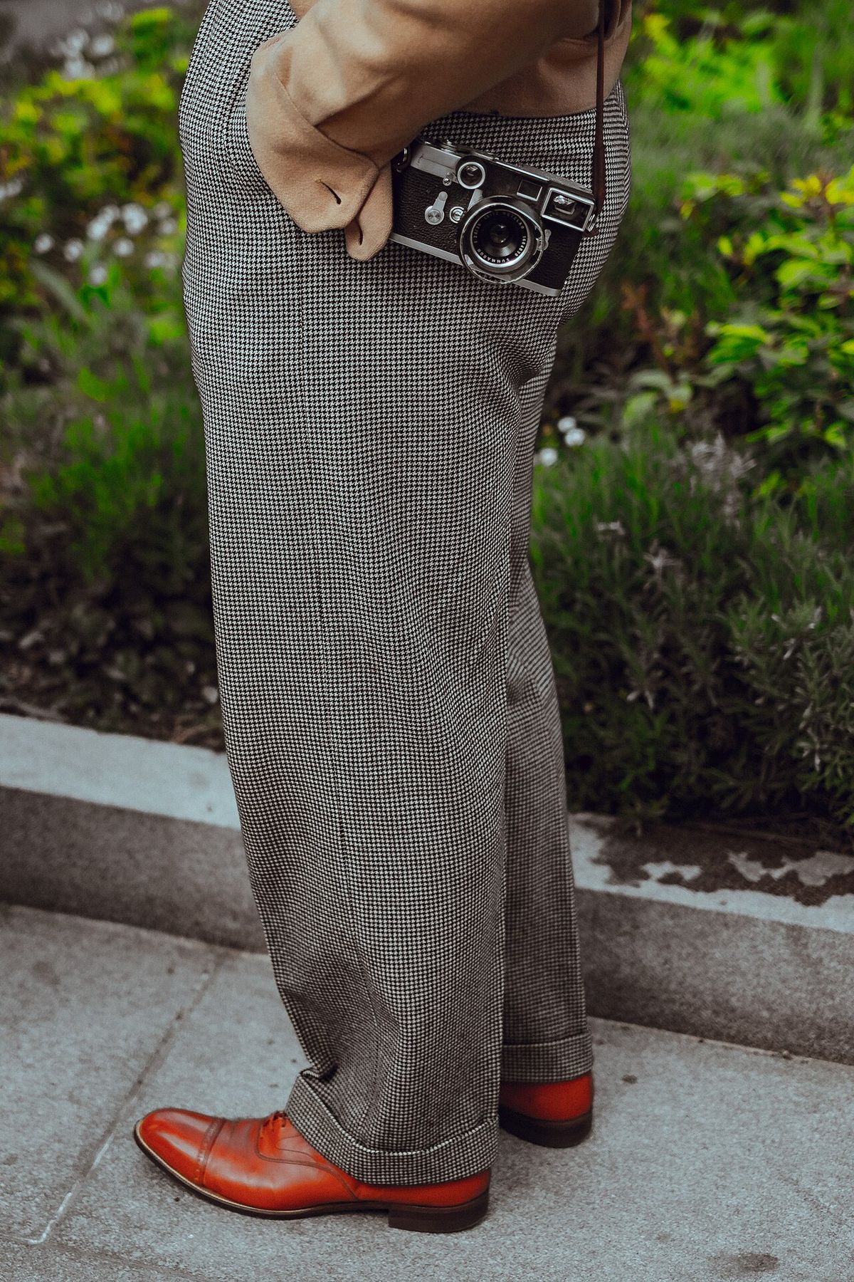 Wide-leg trousers
