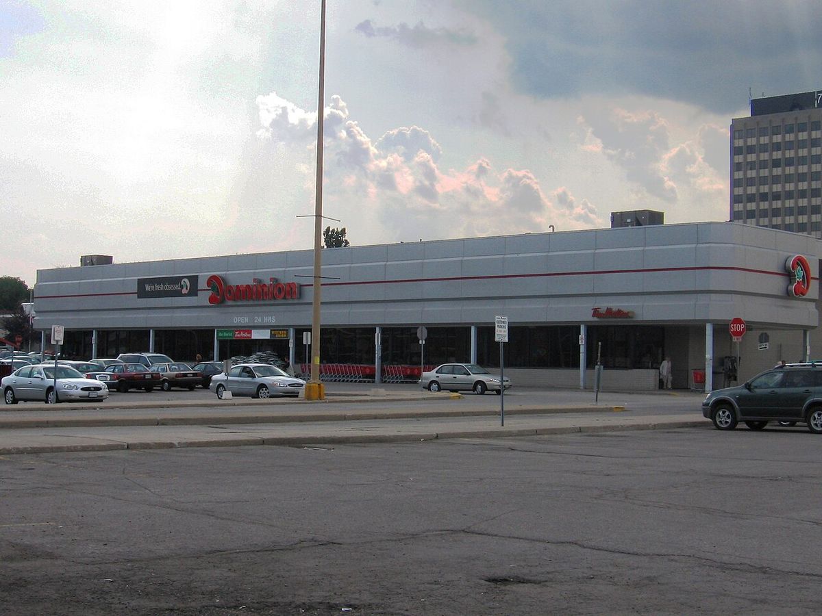 Photograph of Don Mills Centre (Toronto, Ontario, Canada) during nearly complete demolition.
