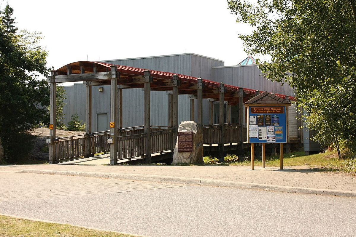 Exterior shot of the the Algonquin Provincial Park Visitor Centre