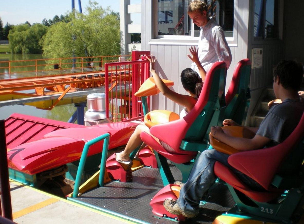 Behemoth , montagnes russes à Canada's Wonderland