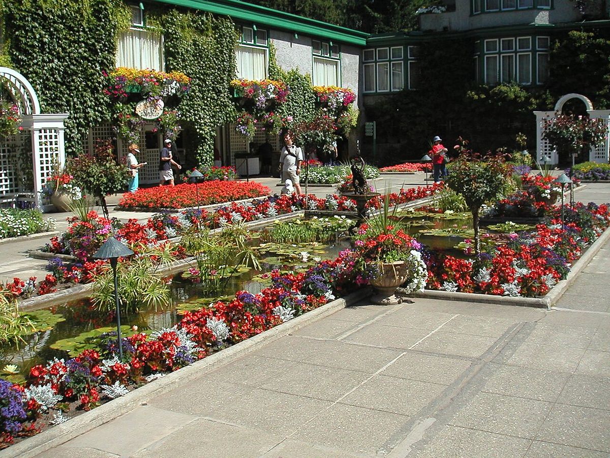 Italian garden of the "Butchart gardens", Vancouver Island, British Columbia, Canada