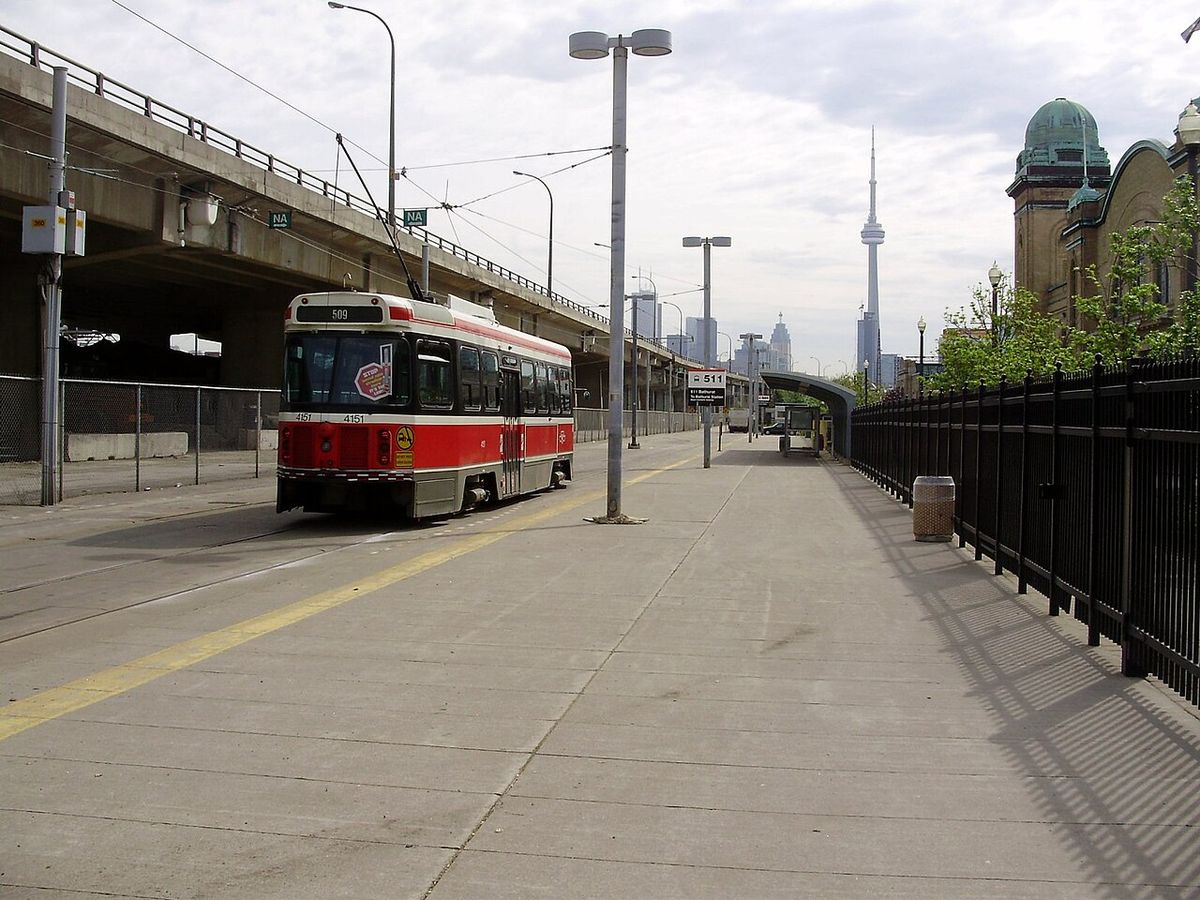 Eastbound Toronto Transit Commission CLRV #4151 departs Exhibition Loop, bound for Union Station.