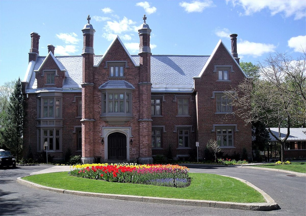 Front facade of the Rouville-Campbell Manor with its Tudor architectural style.