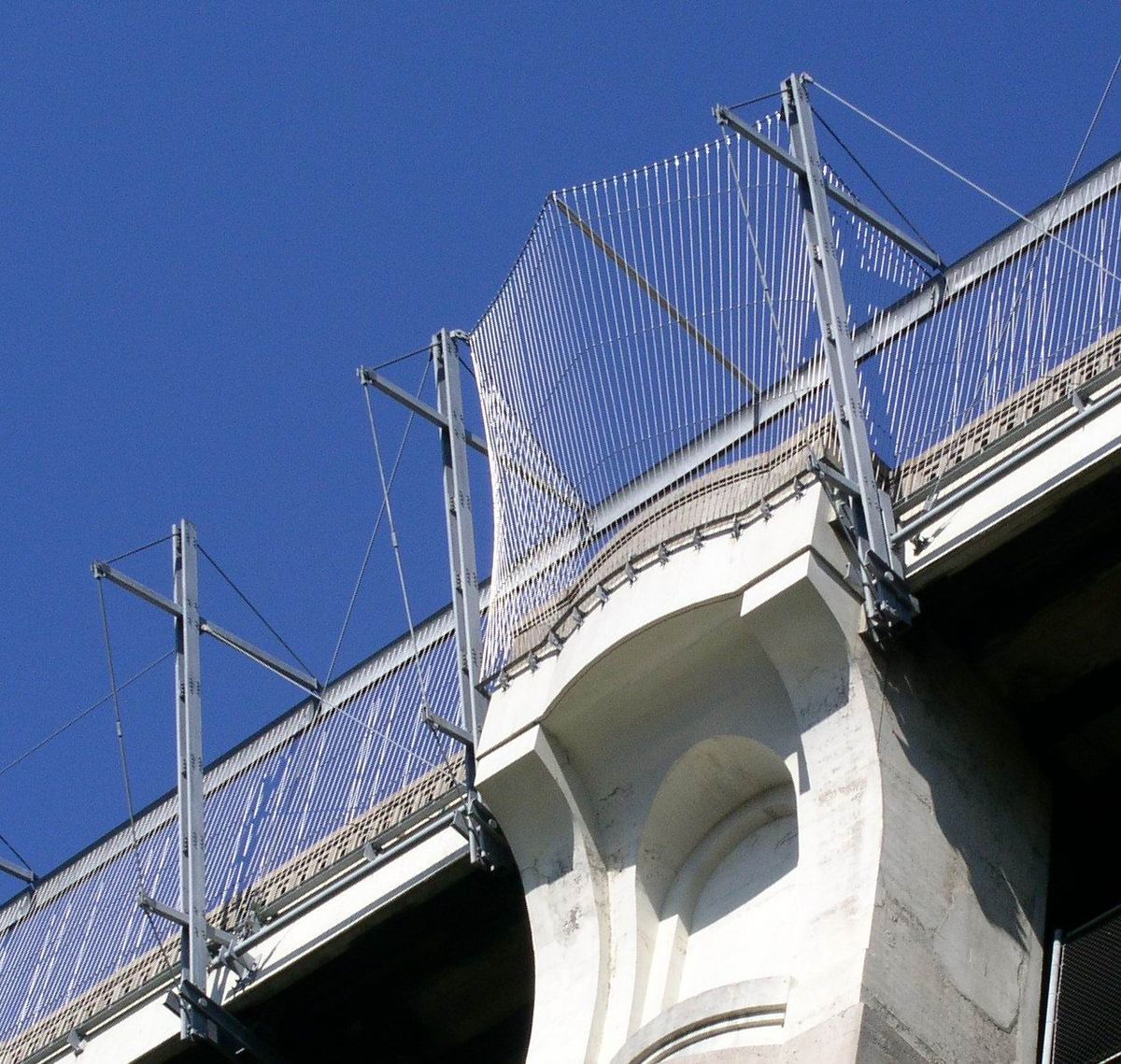 Prince Edward Viaduct photo, showing Luminous Veil Author: Geoffrey Nham Date: October 2005