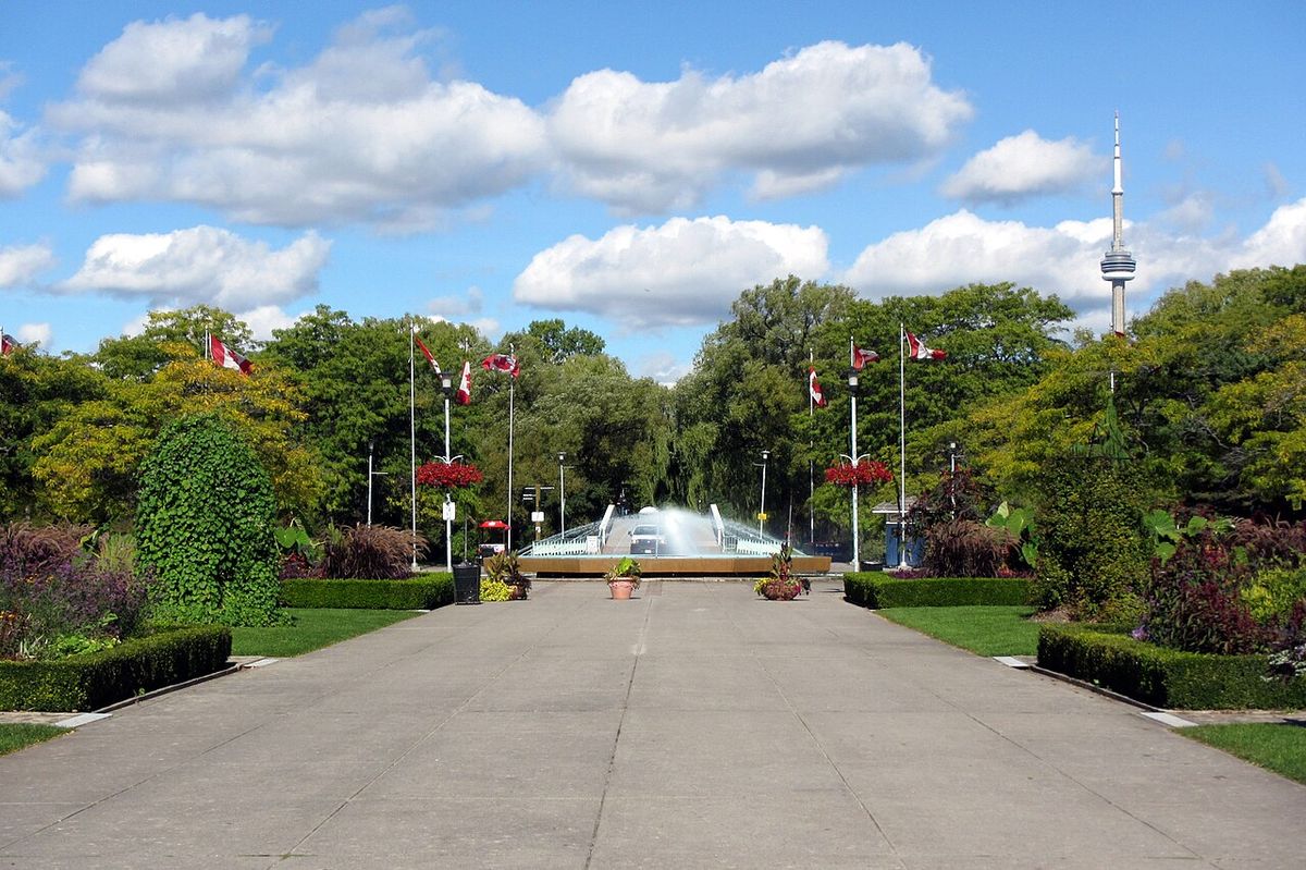 Avenue of the Island